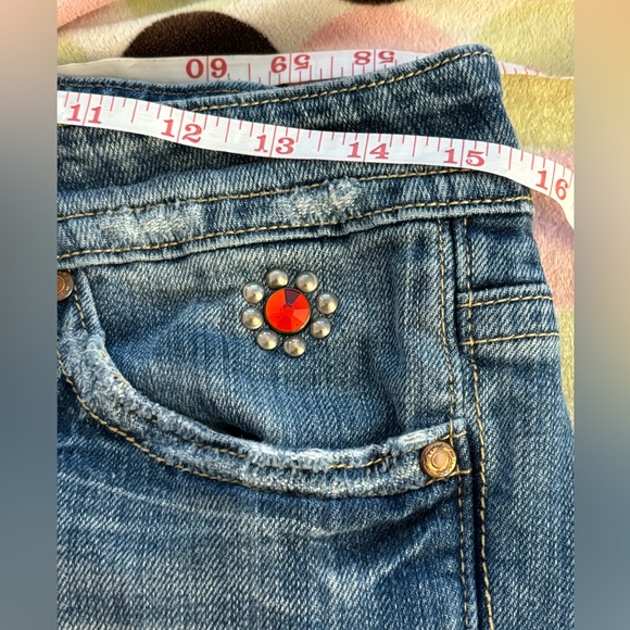 Miss Me Womens Denim Distressed Frayed Hem Jewel Stud Bermuda Shorts 29 - Picture 11 of 13